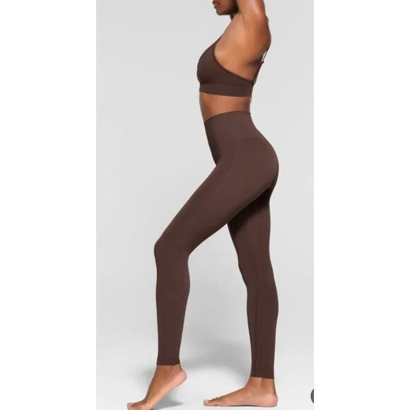Skims soft smoothing seamless Leggings - Picture 4 of 6